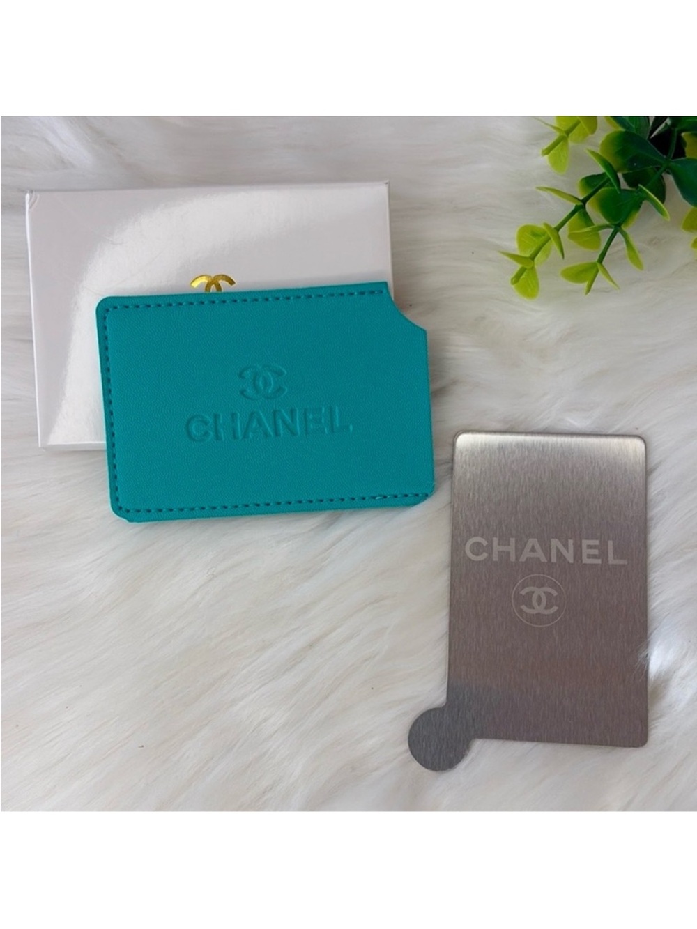 Chanel Mirror - Picture 3 of 9